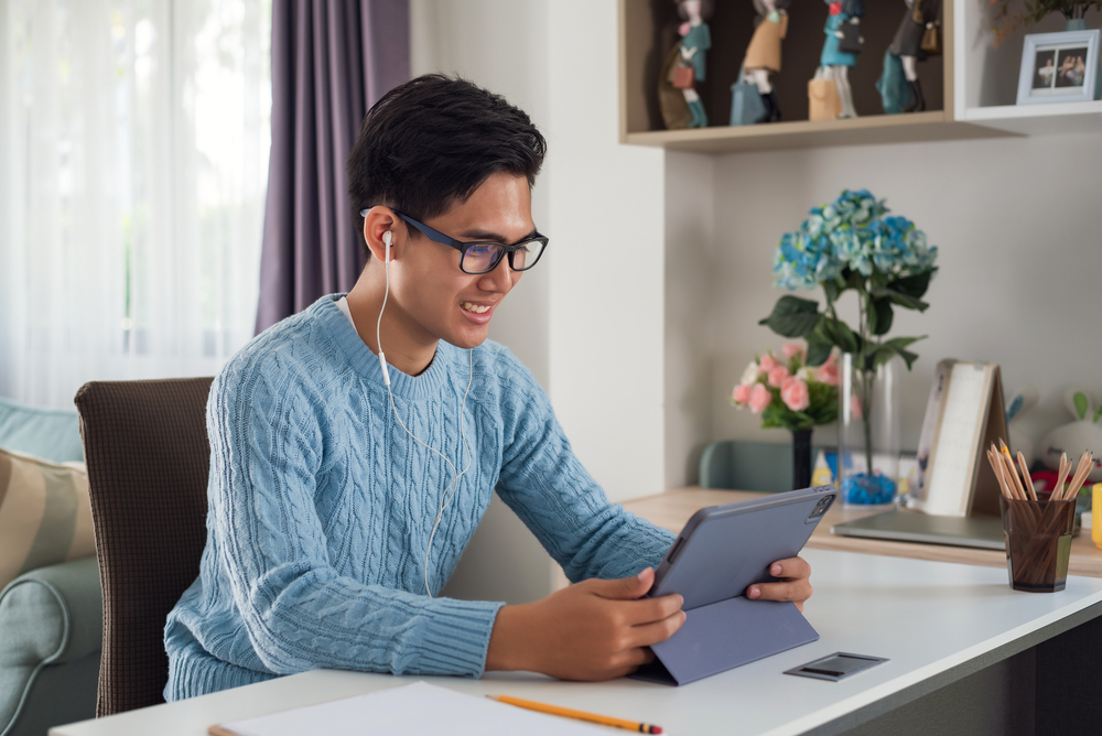 a freelancer taking online courses