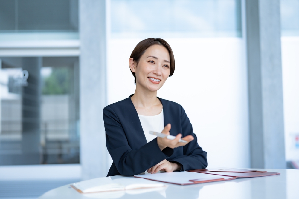 recruiter talking to a client